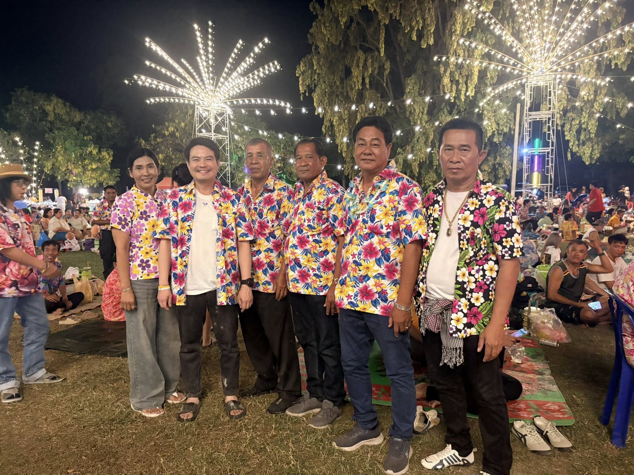 ร่วมโครงการสาดสันต์ สานสัมพันธ์ครอบครัว หิ้วปิ่นโต ปูเสื่อ สวมเสื้อดอก