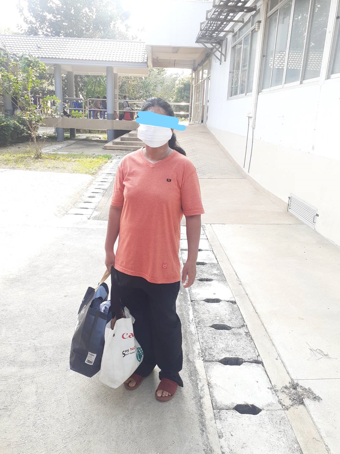 ส่งผู้ป่วยติดเชื้อเข้ารับการรักษา